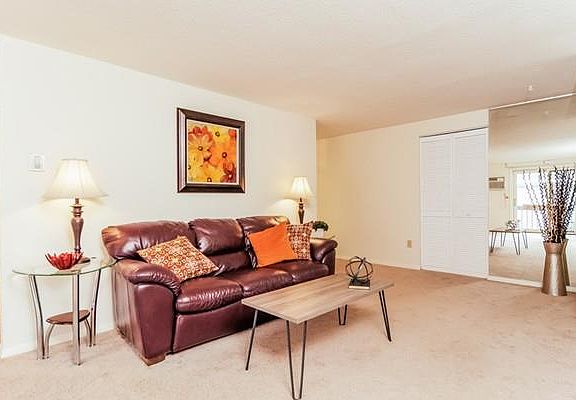 5th image of 220 Bedford St APT 6G