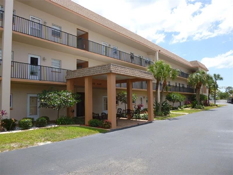 1st image of 8 Glencoe Pl APT 205