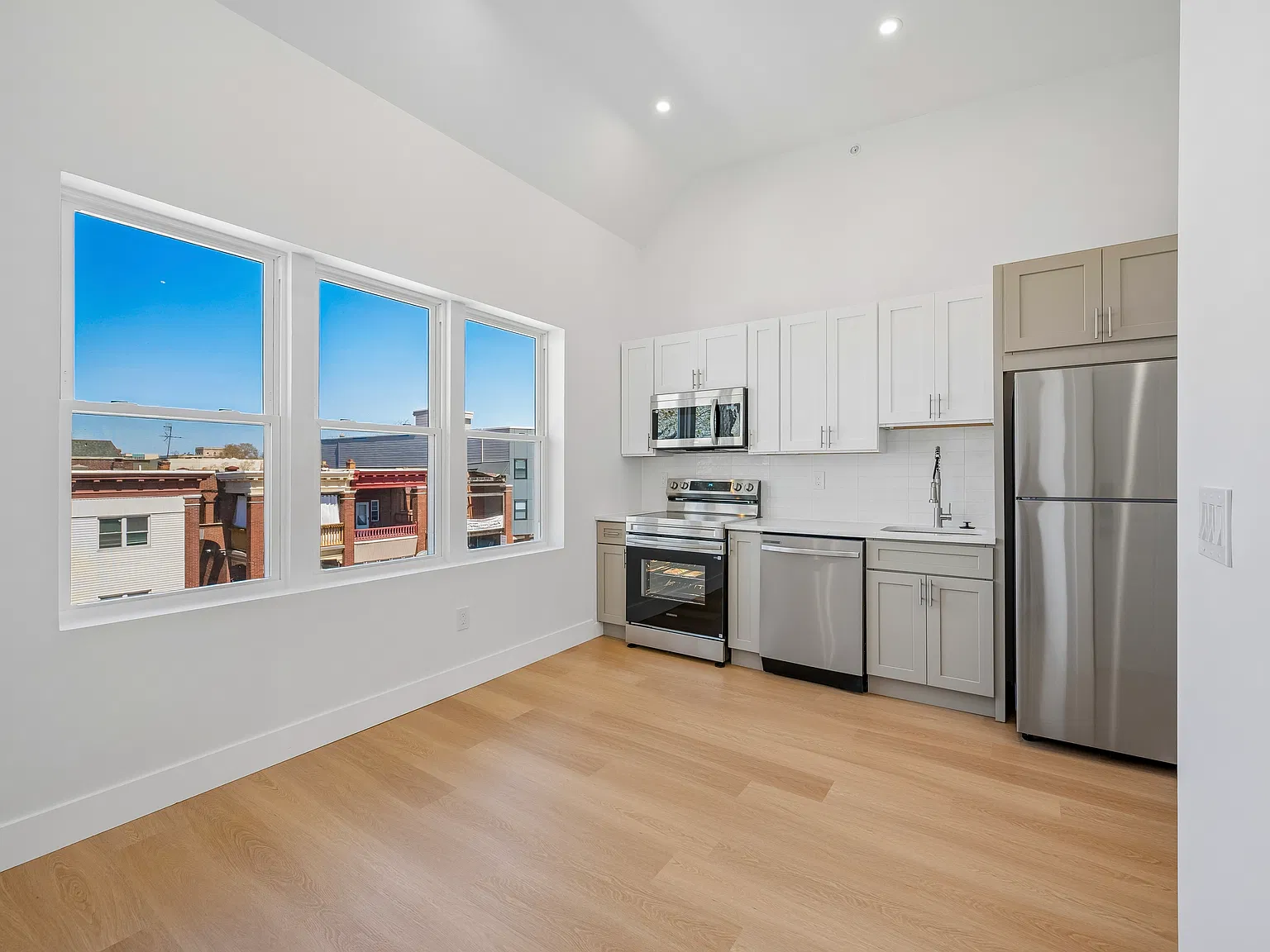 1 bed, 450 sqft, $1,750 — Photo 2