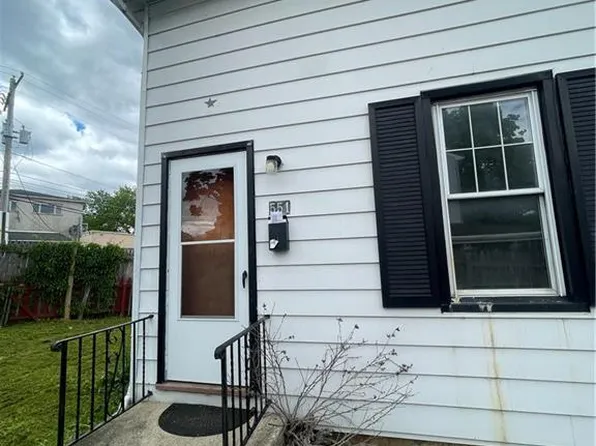 551 Sumner Ct, Allentown, PA 18102
