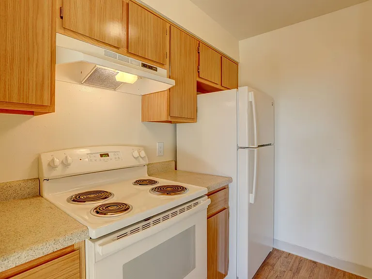 Americana Lakewood Apartments — Photo 14