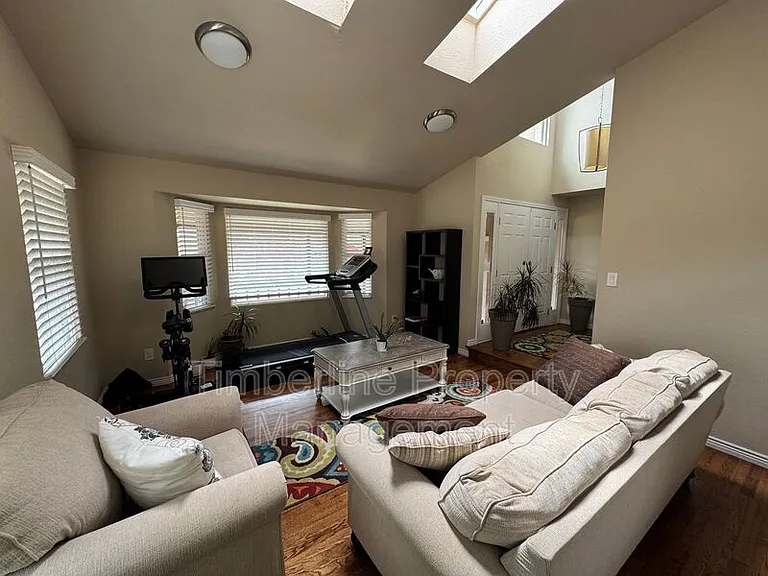 5265 Champagne Dr — Photo 10