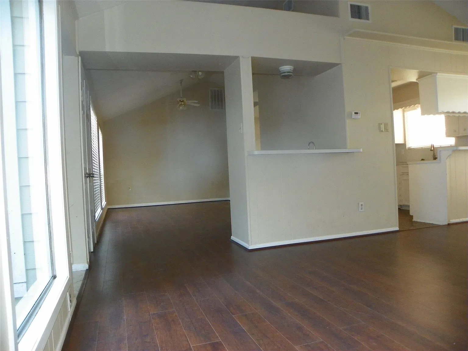 3 bed, 2.0 bath, 1792 sqft, $2,150 — Photo 4