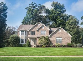 516 Misty Ln, Akron, OH 44321