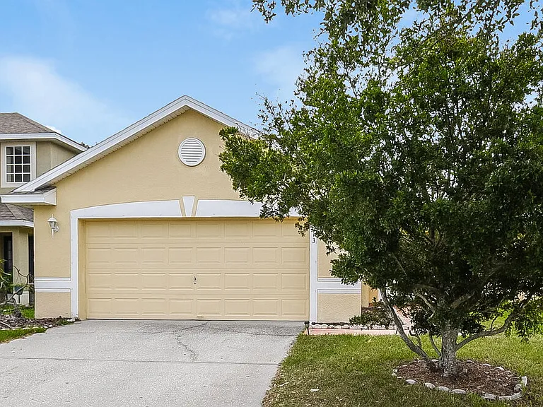 213 Owenshire Cir — Photo 1