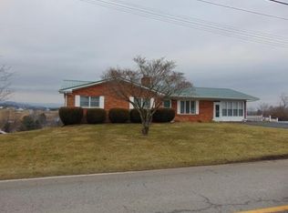 372 Mountain View Ave, Rural Retreat, VA 24368
