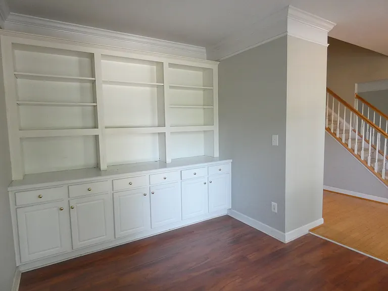 1203 Fairfax Woods Dr — Photo 4