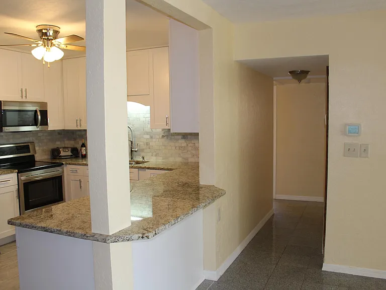 6390 Hampton Dr N — Photo 12