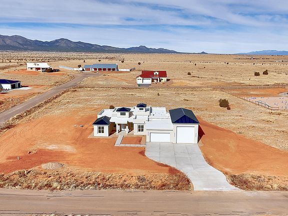 2nd image of 29 Kailey Loop