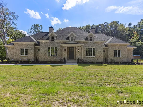 1565 Alden Nash Ave NE, Lowell, MI 49331