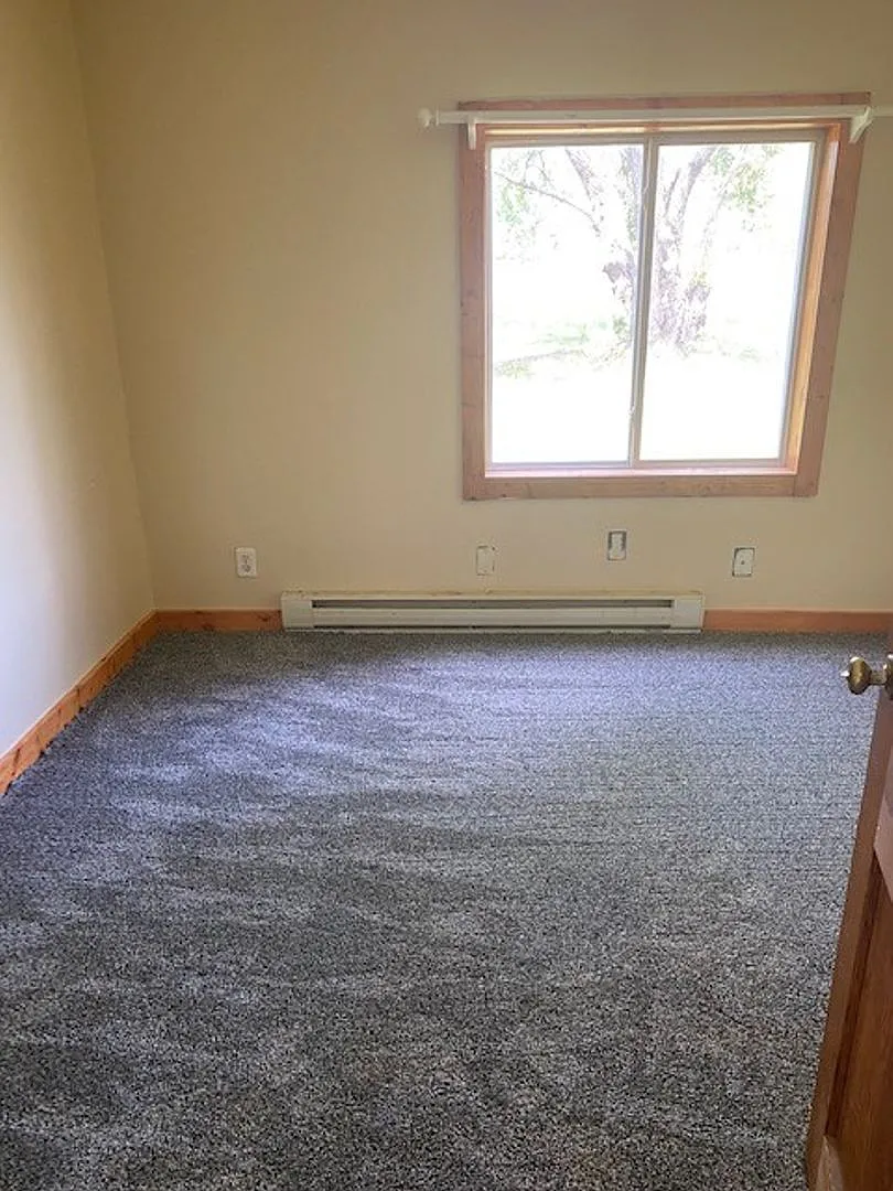 3 Bedroom 1 Bathroom Single Family Home in Brainerd, MN — Photo 4