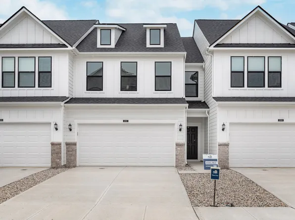 10912 Morab Dr, Zionsville, IN 46077