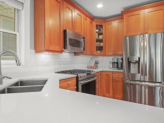 4th image of 3652 N Damen Ave Unit 2