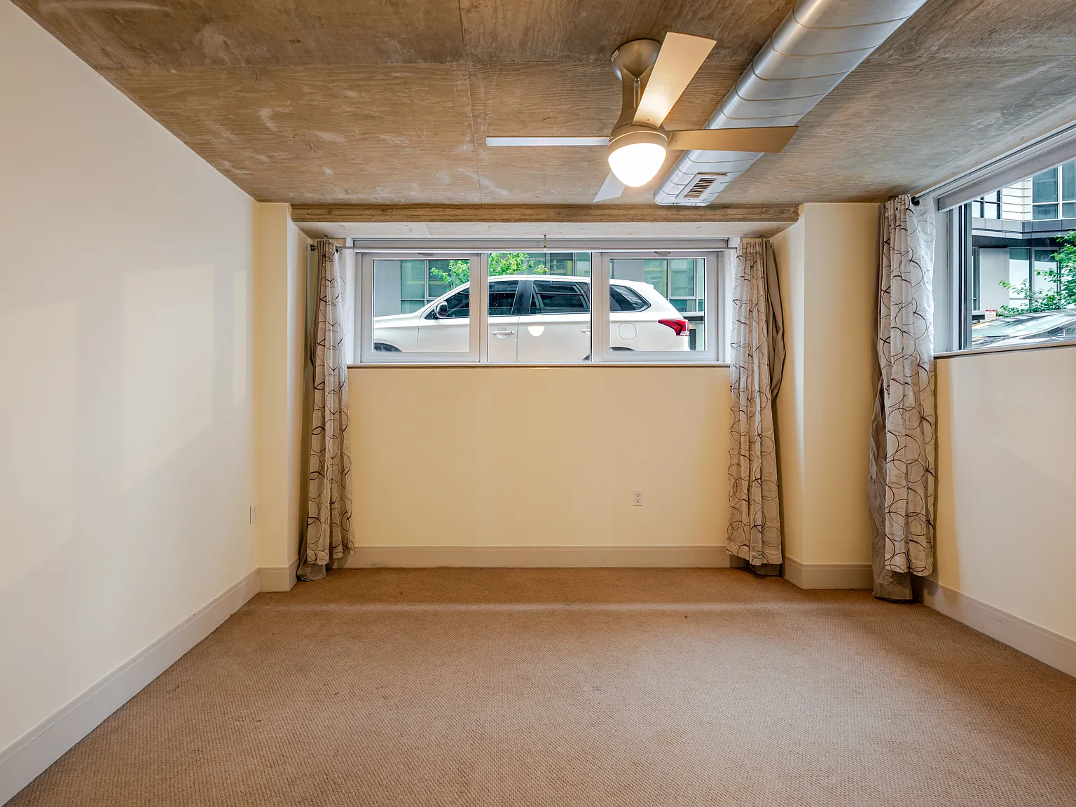 2 bed, 1.5 bath, 884 sqft, $2,395 — Photo 3