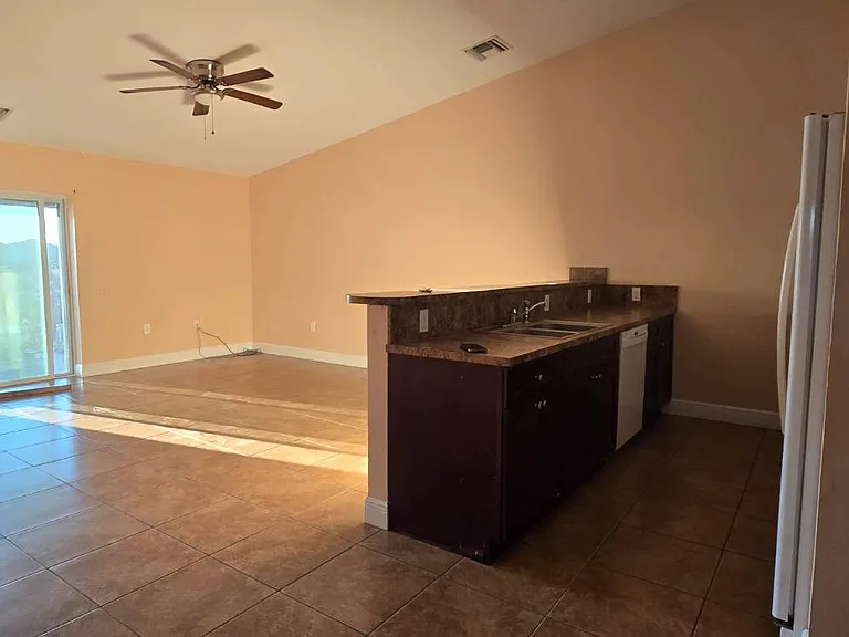 410 Piper Ave — Photo 8