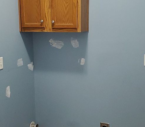 5th image of 3335 S Center St