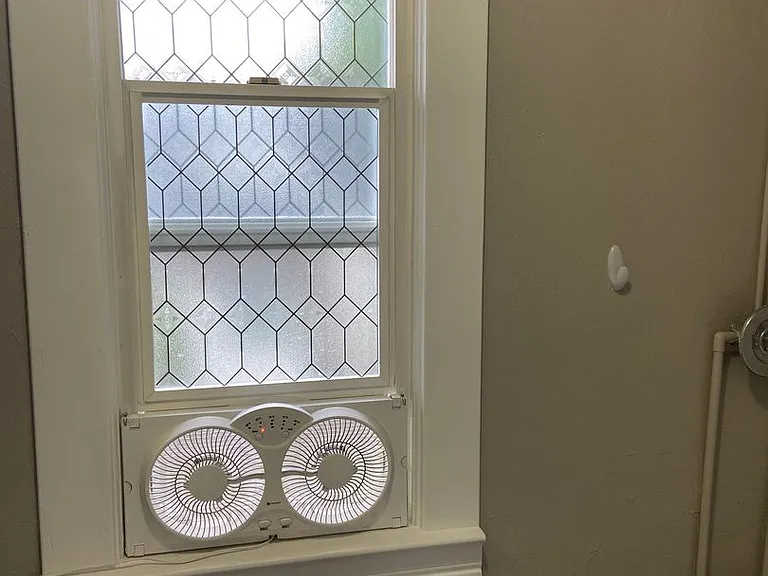 814 Front Street — Photo 18