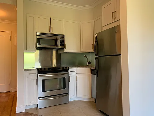 Rented by Stonehenge NYC LLC | media 4