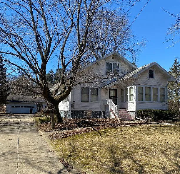 330 Zida St photo 1