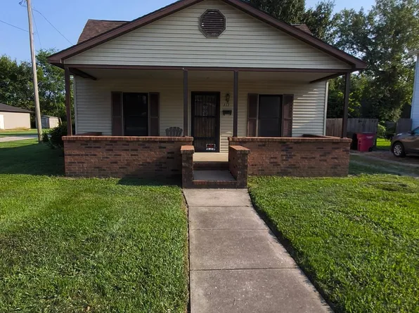 317 E Franklin St, Du Quoin, IL 62832