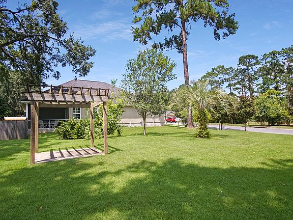 2nd image of 2402 Ludmila Ln