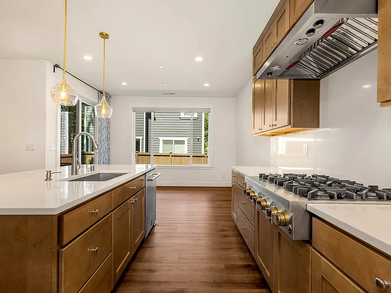 1781 246th Ct NE — Photo 9