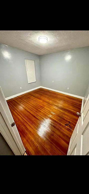 2 bed, 1.0 bath, 1200 sqft, $2,800 — Photo 3
