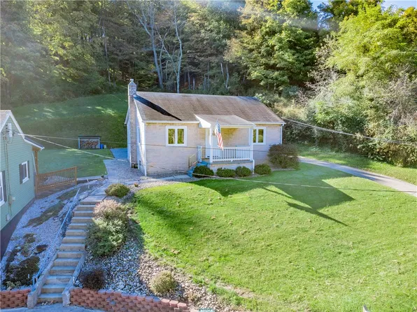 621 S Gosser Hill Rd, Leechburg, PA 15656
