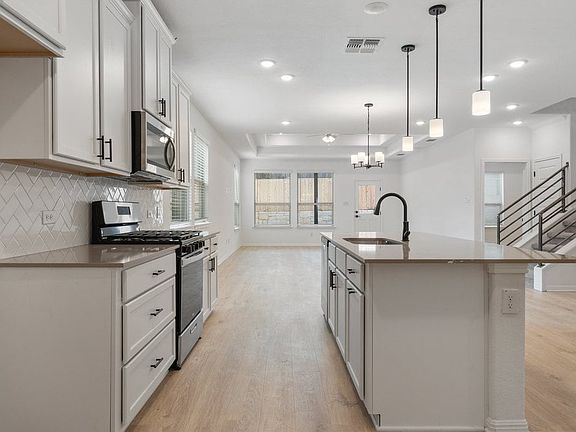 5th image of 13020 Ditka Dr