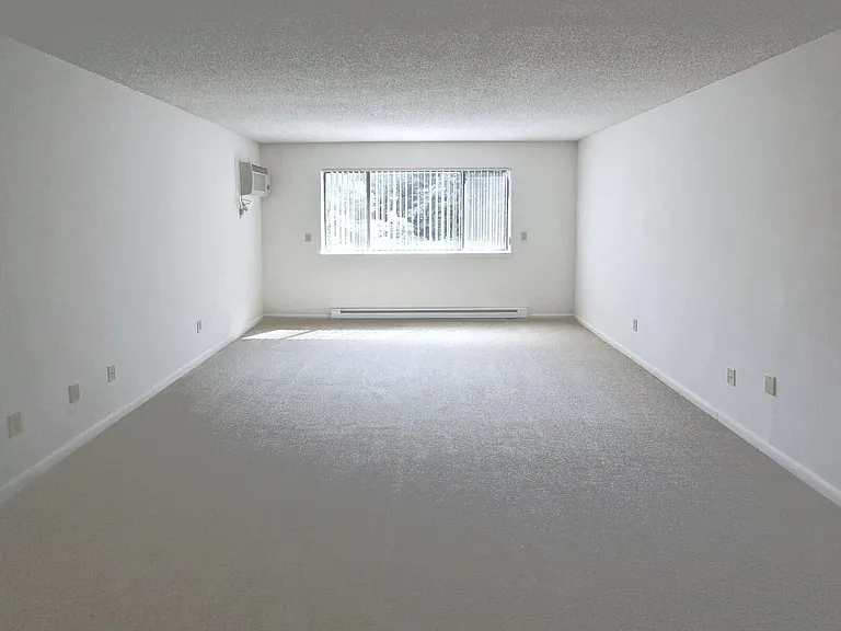 Brunswick Apartments — Photo 18