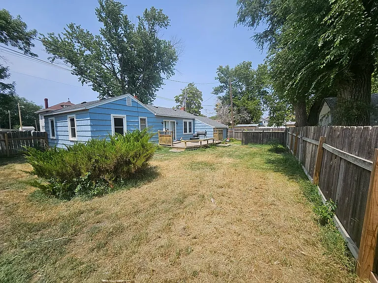 20 S Elm St — Photo 11