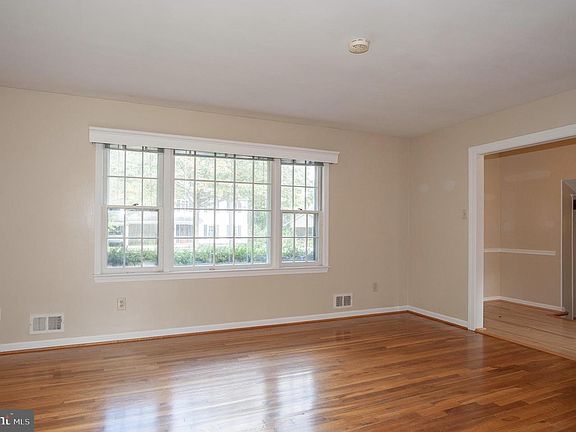 3rd image of 5725 Shropshire Ct