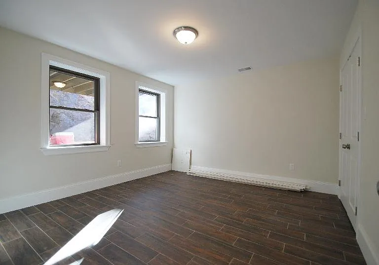 143 Marcella St #1X — Photo 6