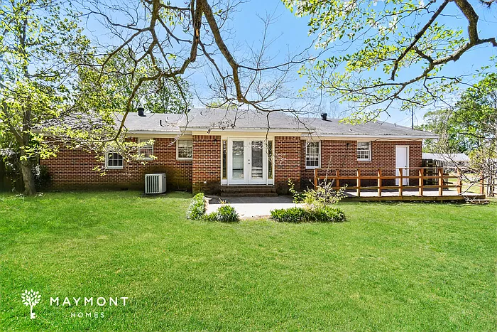 3 bed, 2.0 bath, 1744 sqft, $1,745 — Photo 2