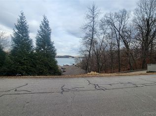 491 Grand View Dr, Sunrise Beach, MO 65079