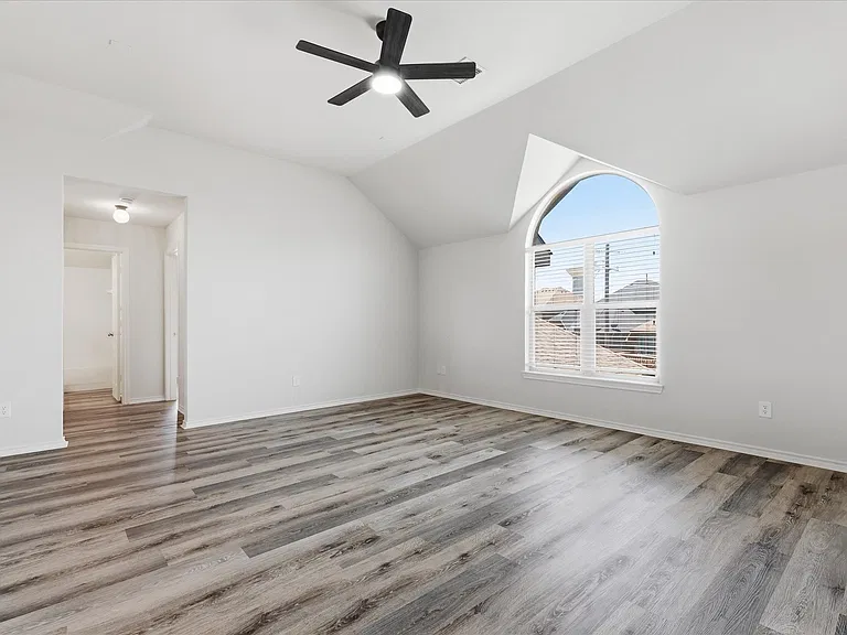 8401 Shakespeare Ln — Photo 15