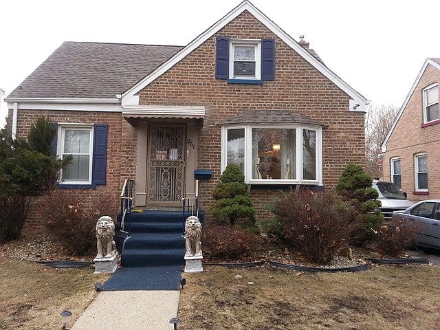 1st image of 261 E 142nd St