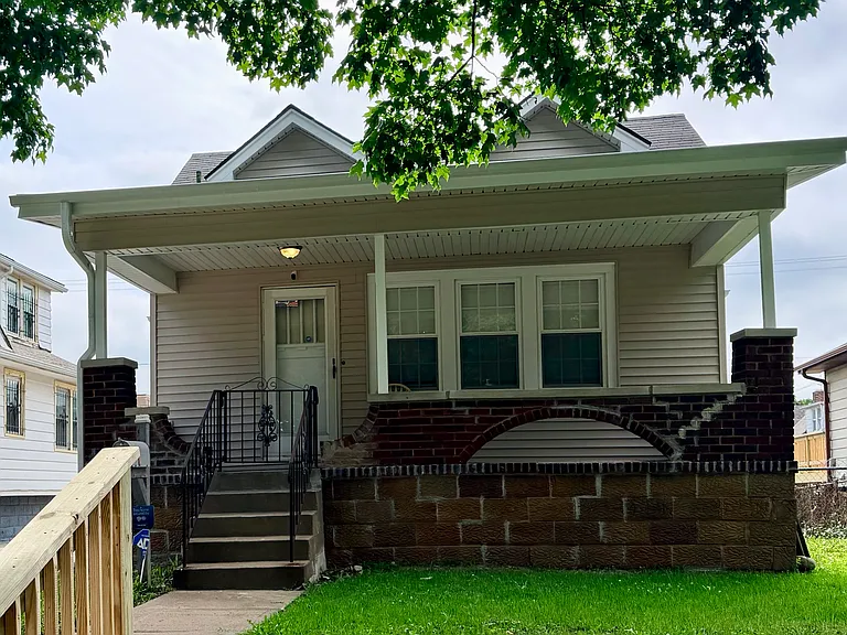 517 Lawn Ave — Photo 1