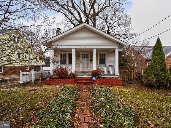 4th image of 736 Easley St