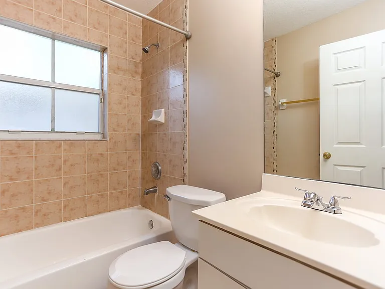 18081 SW 152nd Ct — Photo 12