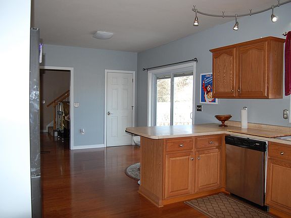 4th image of 214 Dearborn Road