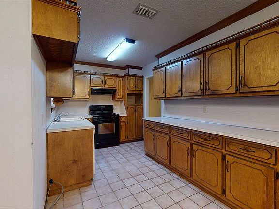5th image of 111 Redwood Dr