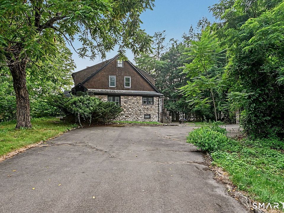 1st image of 107 Wolfpit Avenue