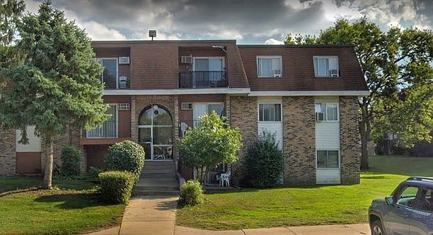 1st image of 615 Hill Dr APT 101