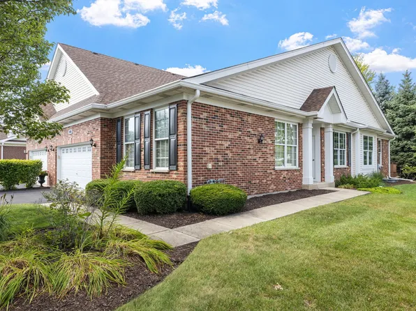 2801 Bond Cir, Naperville, IL 60563