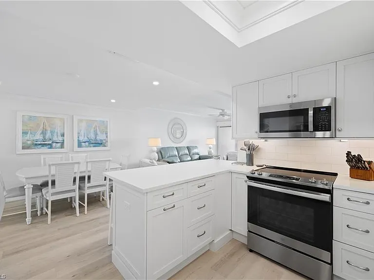 3443 Gulf Shore Blvd N #509 — Photo 9