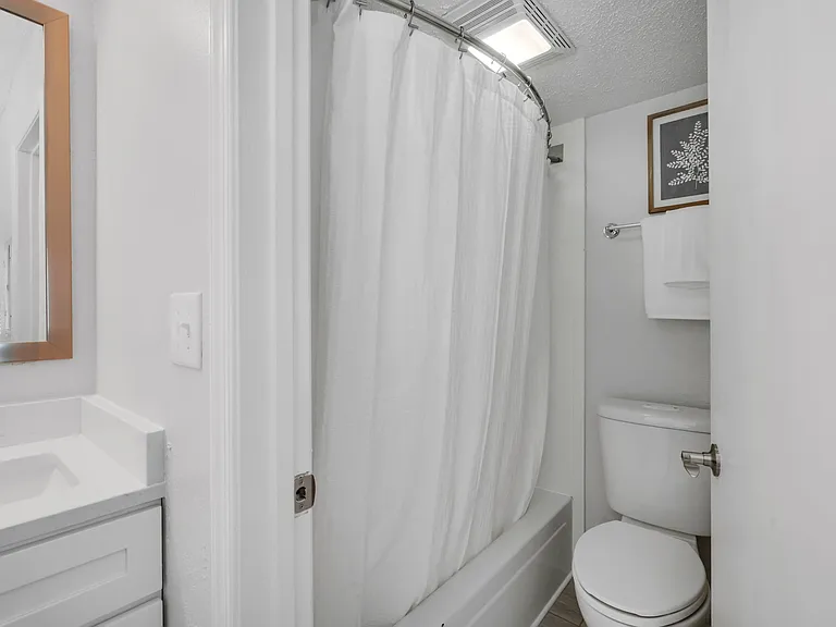 TRELLIS DURHAM RTP Apartments — Photo 10