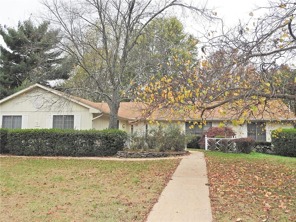 1st image of 601 Kings Dr