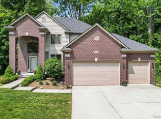 50477 Edith St, Chesterfield, MI 48047