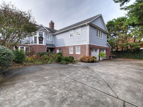 2nd image of 103 Willow Creek Ln